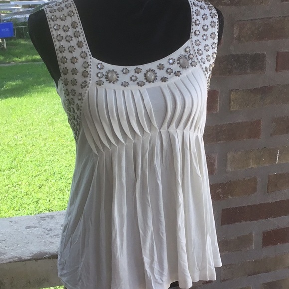 Artisian Tops - Artisan. Cream white sleeveless shirt  S